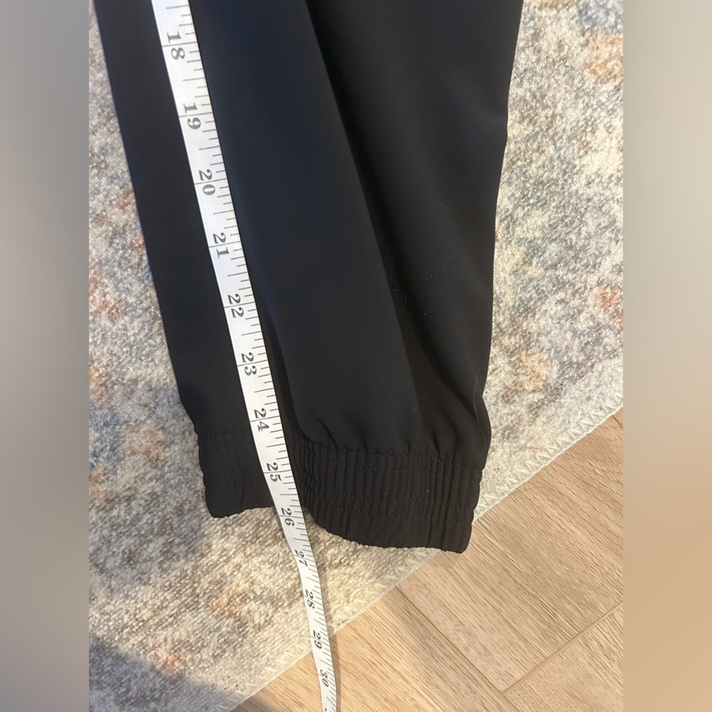 Athleta Women's Black Metropolis Joggers 10 Zipper Pockets Athleisure Workout - Picture 8 of 10